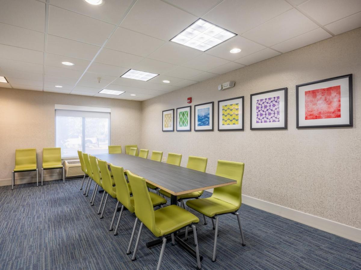 Holiday Inn Express Gas City By Ihg Экстерьер фото