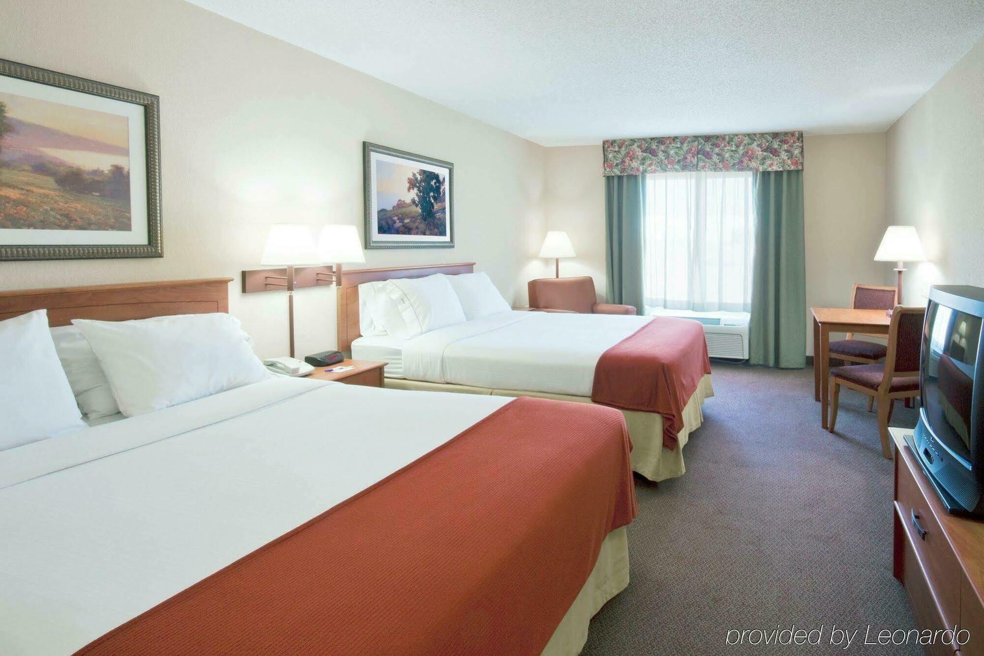 Holiday Inn Express Gas City By Ihg Экстерьер фото